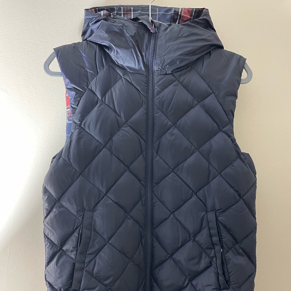 Lululemon the Fluffiest Reversible women’s Vest